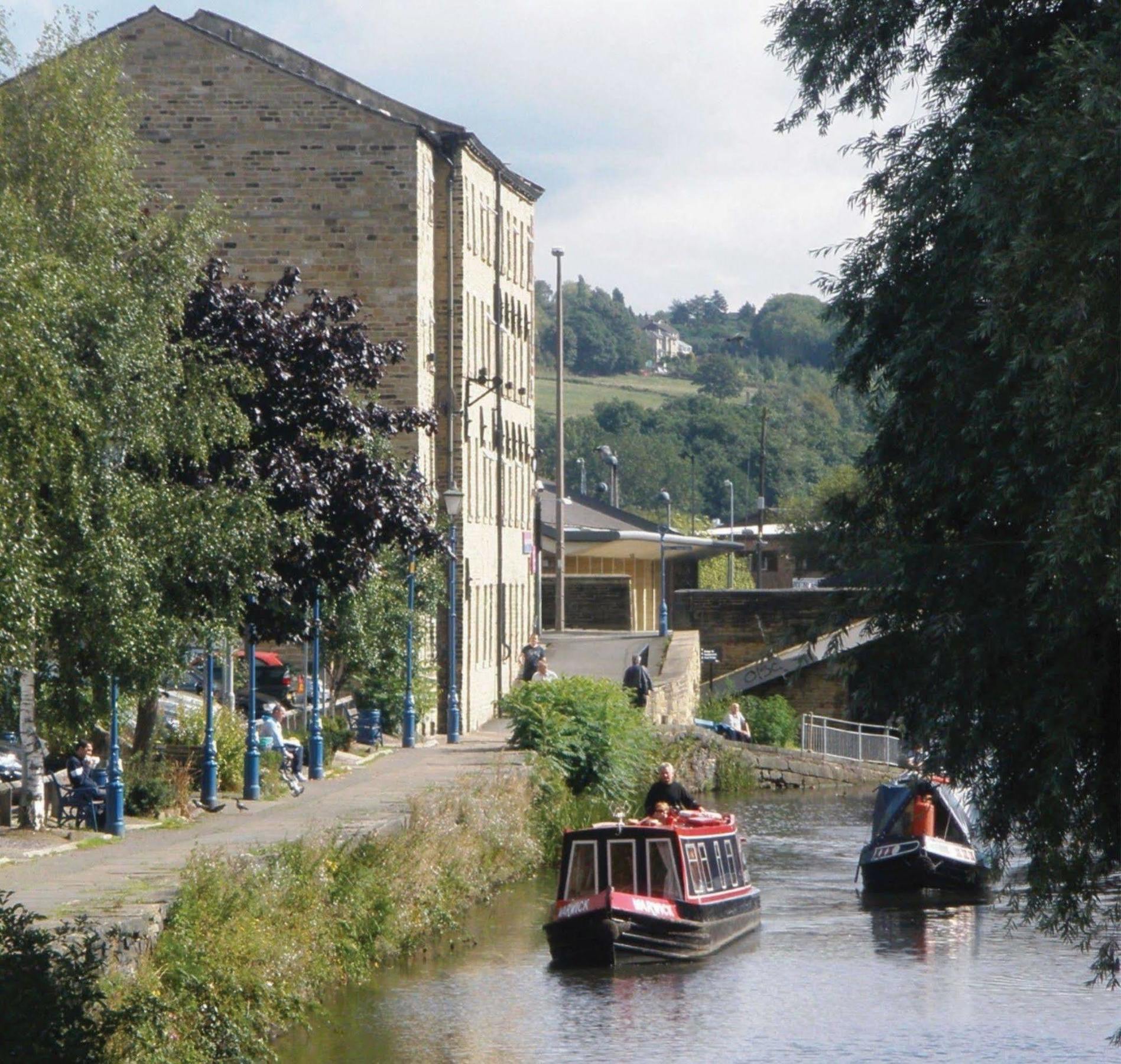 Waterfront Hotel Brighouse Exteriér fotografie